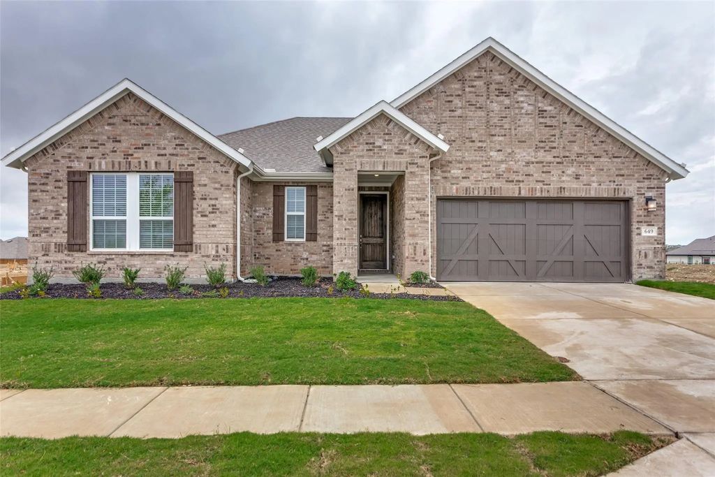 649 Fallbrook Drive, Aledo