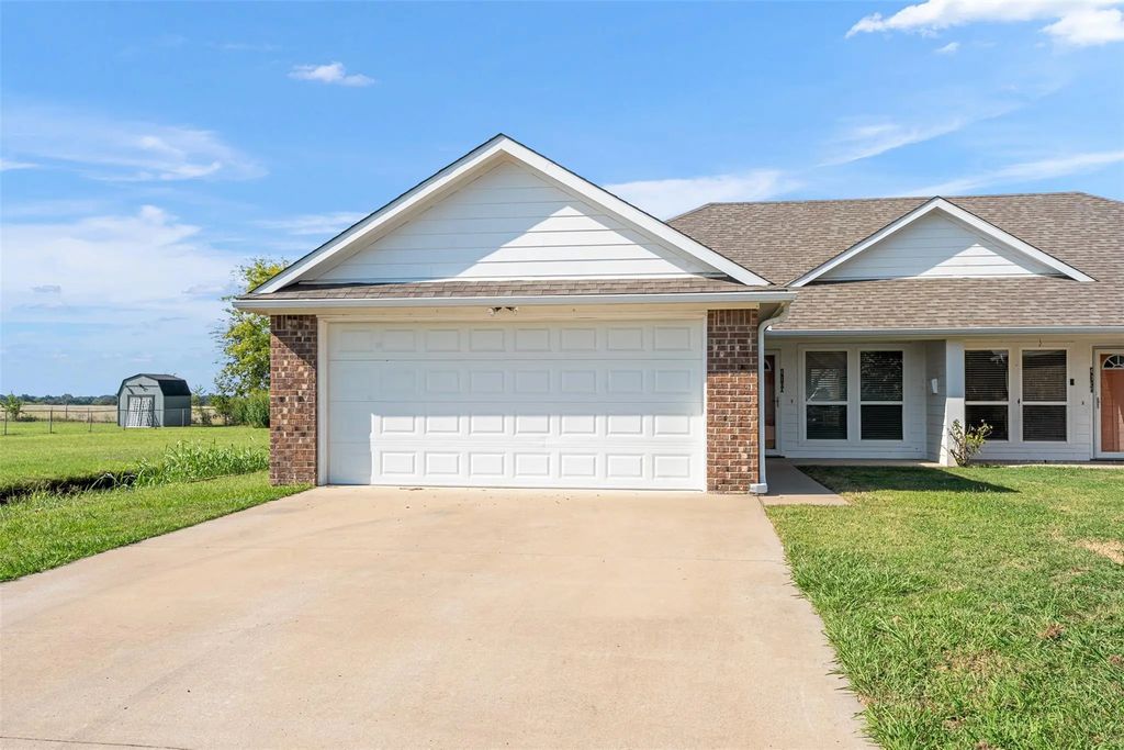 410 W Andrew Drive A, Mabank