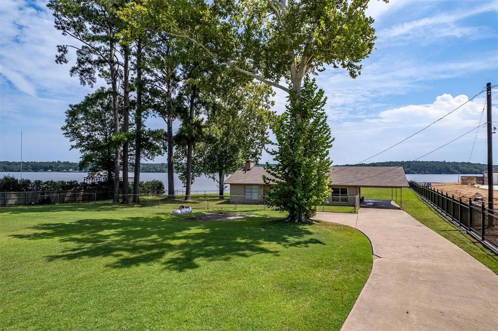 17777 Slack Road, Whitehouse