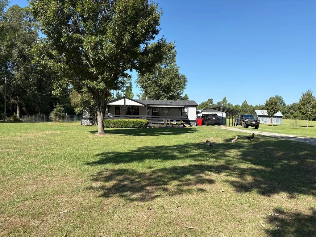 802 Silver Spur Lane, Grand Cane