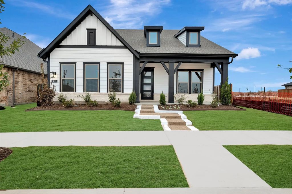 1121 Painted Lady Drive, Crowley