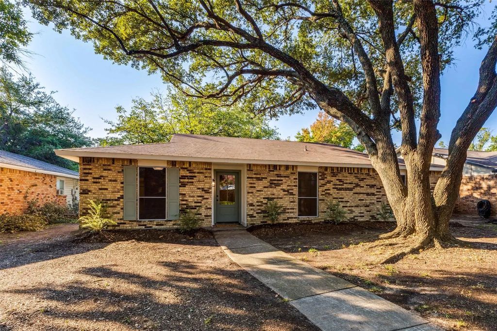 2618 Ashglen Drive, Garland