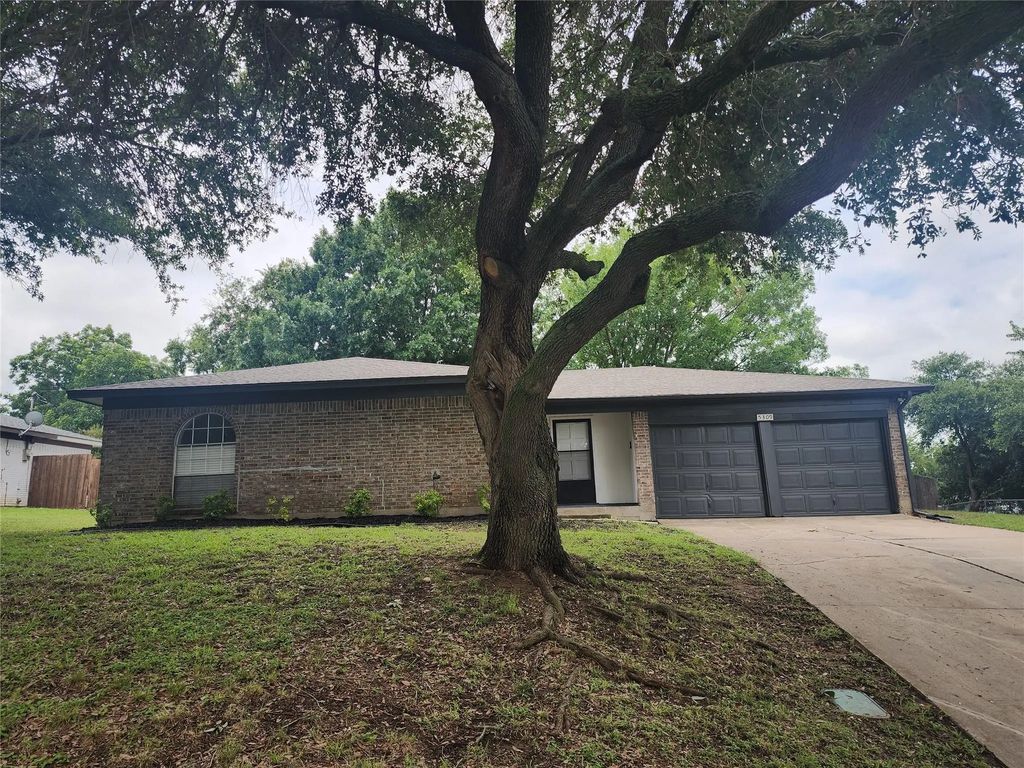 5309 Wolens Way, Fort Worth