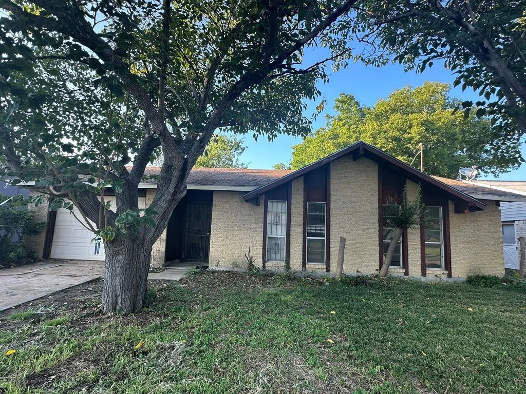 514 Country Lane, Grand Prairie