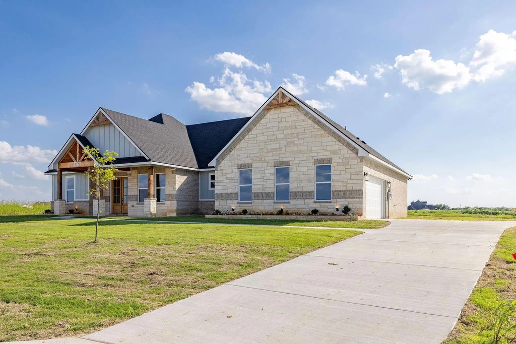 10611 Millet Lane, Venus