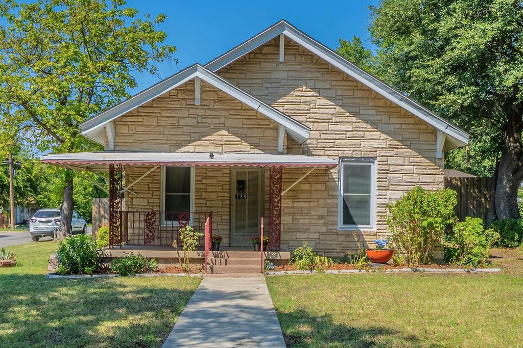 139 W Grover C Washington Avenue, Dallas