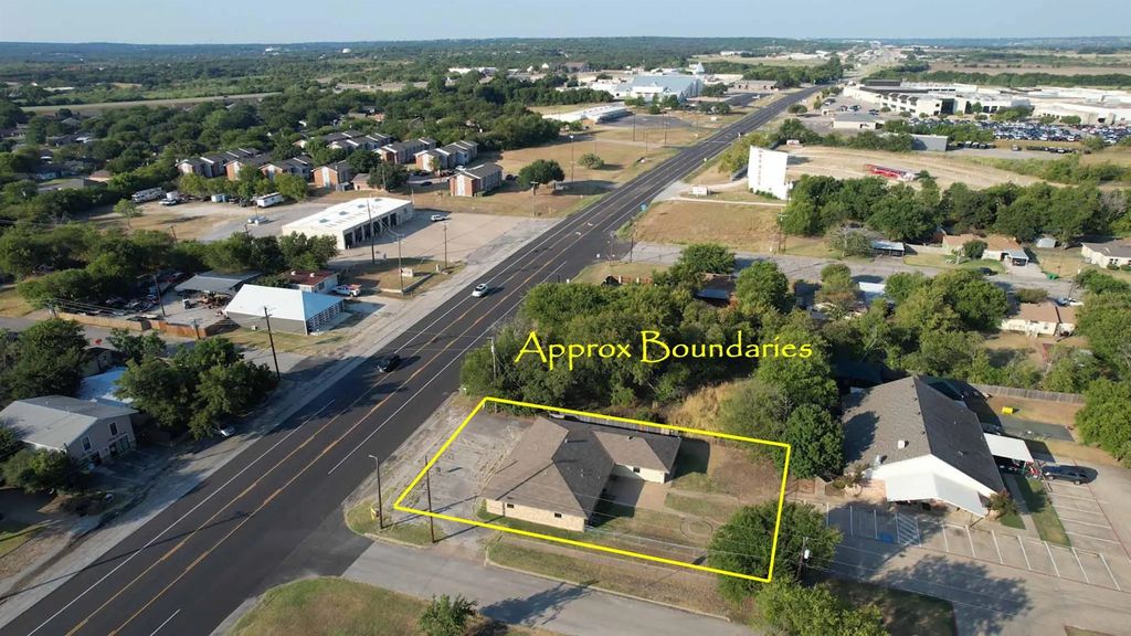 1600 W Pearl Street, Granbury