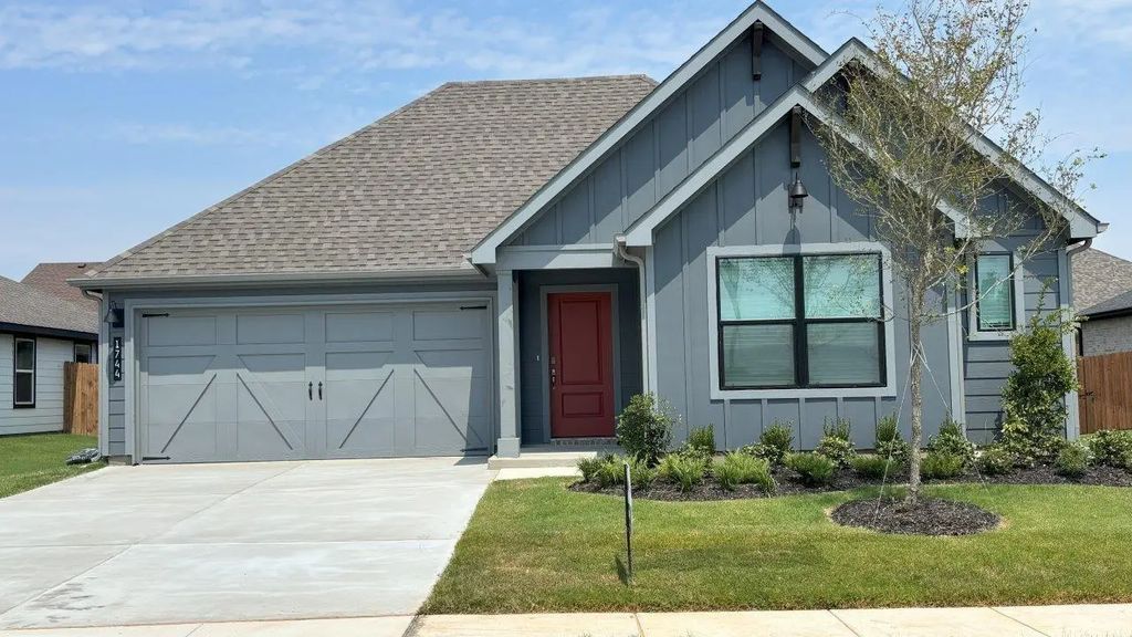 1744 Reverie Road, Burleson