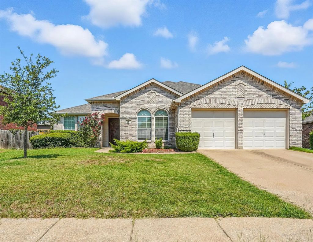 122 Hackberry Trail, Forney