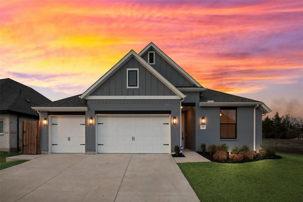 728 Forest Glen Drive, Anna