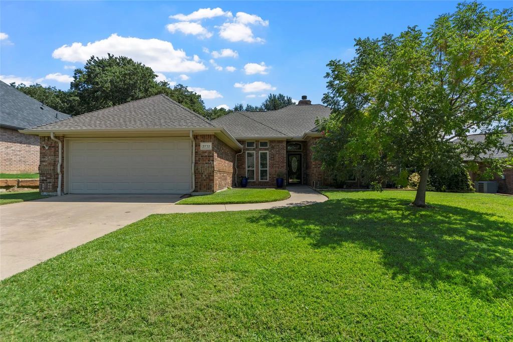 2732 Fox Glenn Court, Hurst