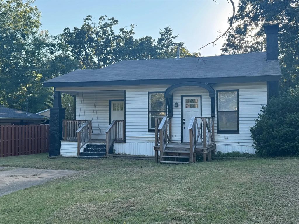 1705 Woodlawn Boulevard, Denison
