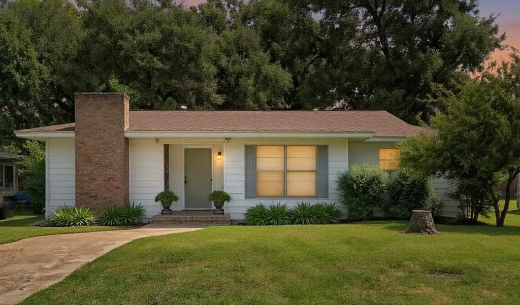 3410 Larkspur Lane, Kilgore