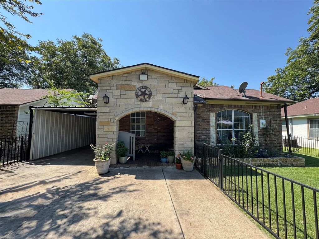 407 S Garrett Avenue, Dallas