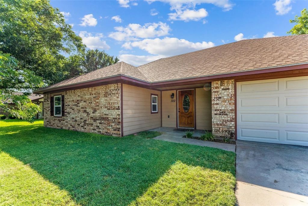 322 Casas Del Sur Street, Granbury