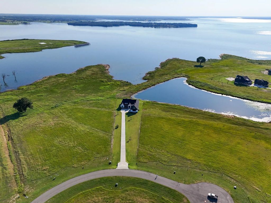 415 Sailview Court, Honey Grove