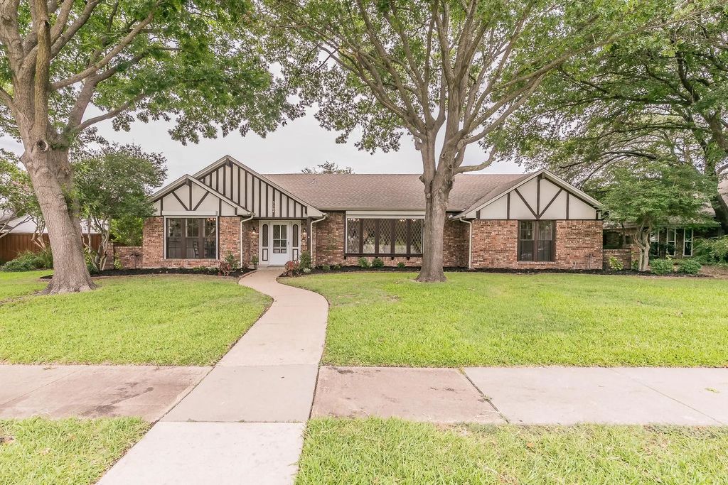 3304 Starlight Trail, Plano
