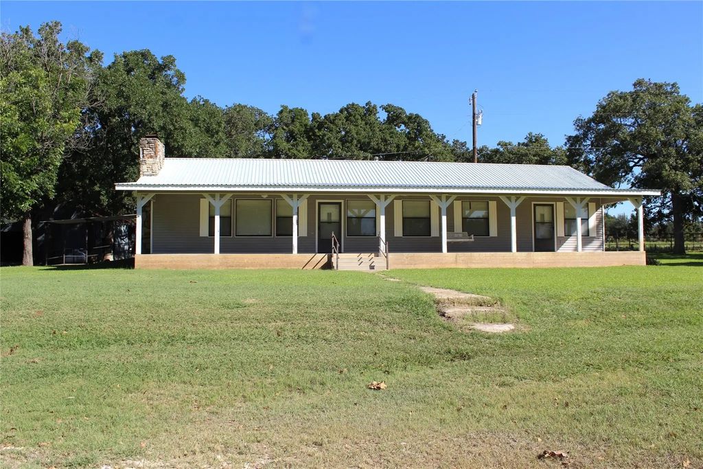 5050 Highway 67 377n, Comanche