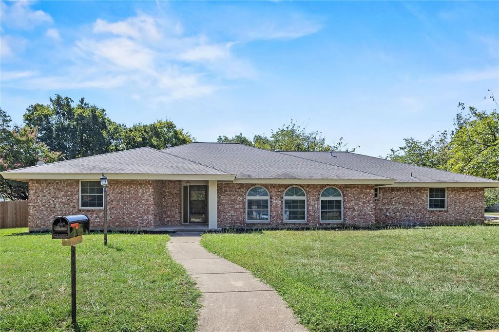 3200 Jamestown Drive, Forest Hill