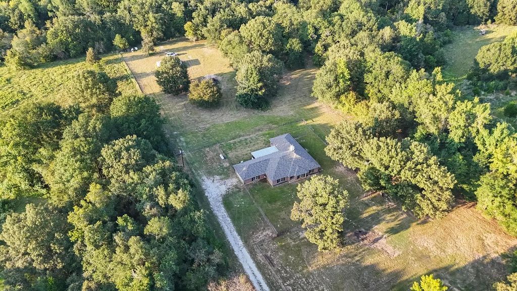 12451 County Road 248, Oakwood