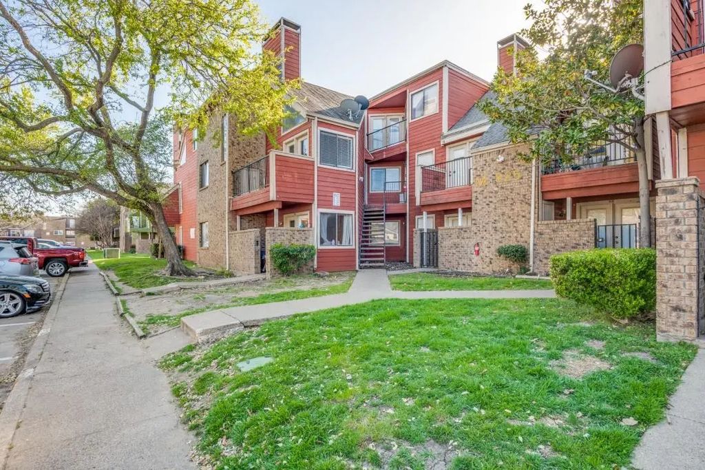 9825 Walnut Street M 205, Dallas