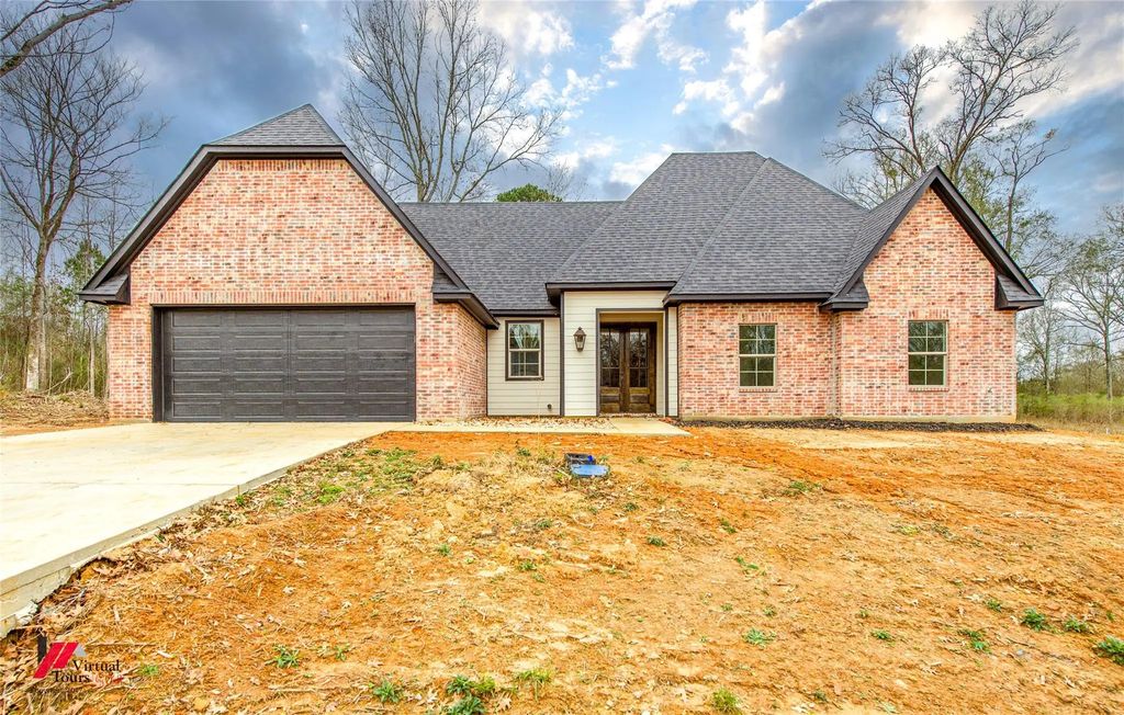 1020 Voss Drive, Stonewall