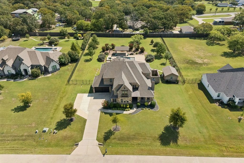3908 High Trail Court, Flower Mound