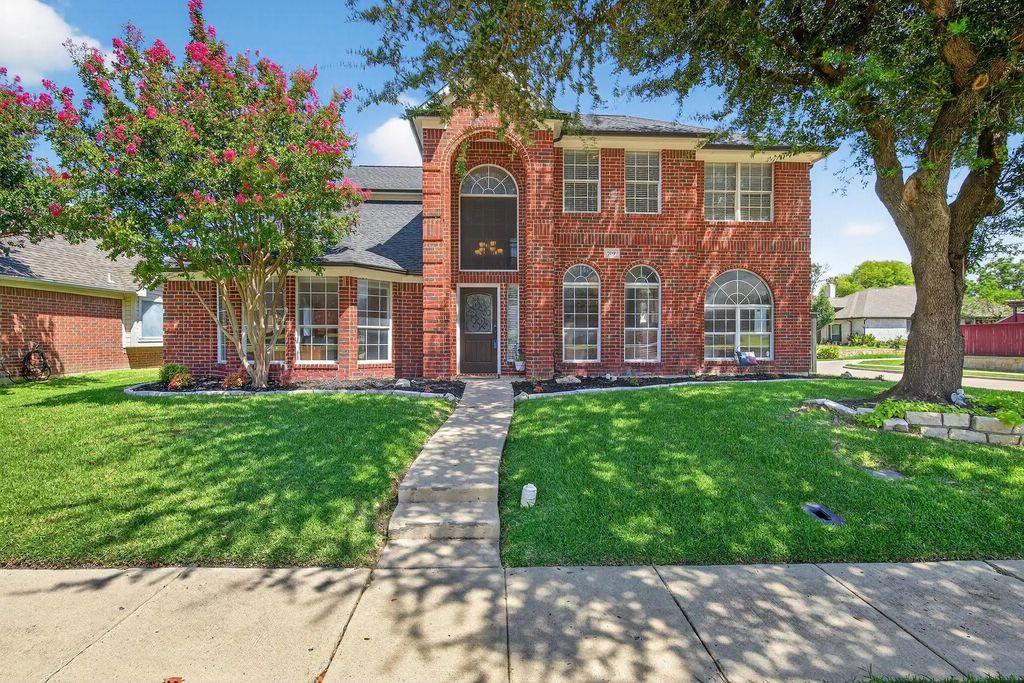 709 Summit Ridge, Lewisville