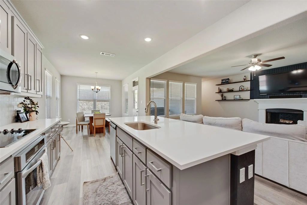 1525 Sand Dollar Trail, Weatherford