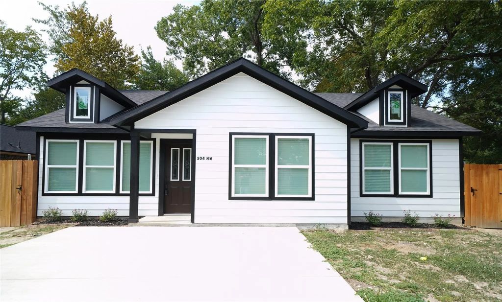 504 Nw 4th Street, Kerens