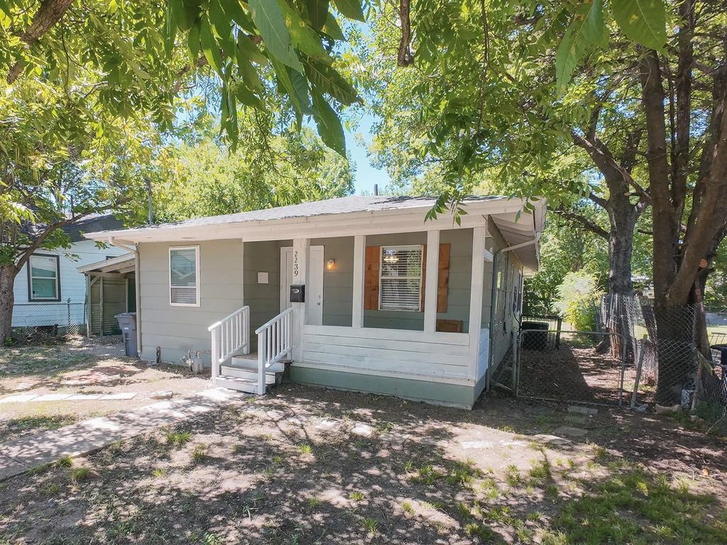 2239 Exeter Avenue, Dallas