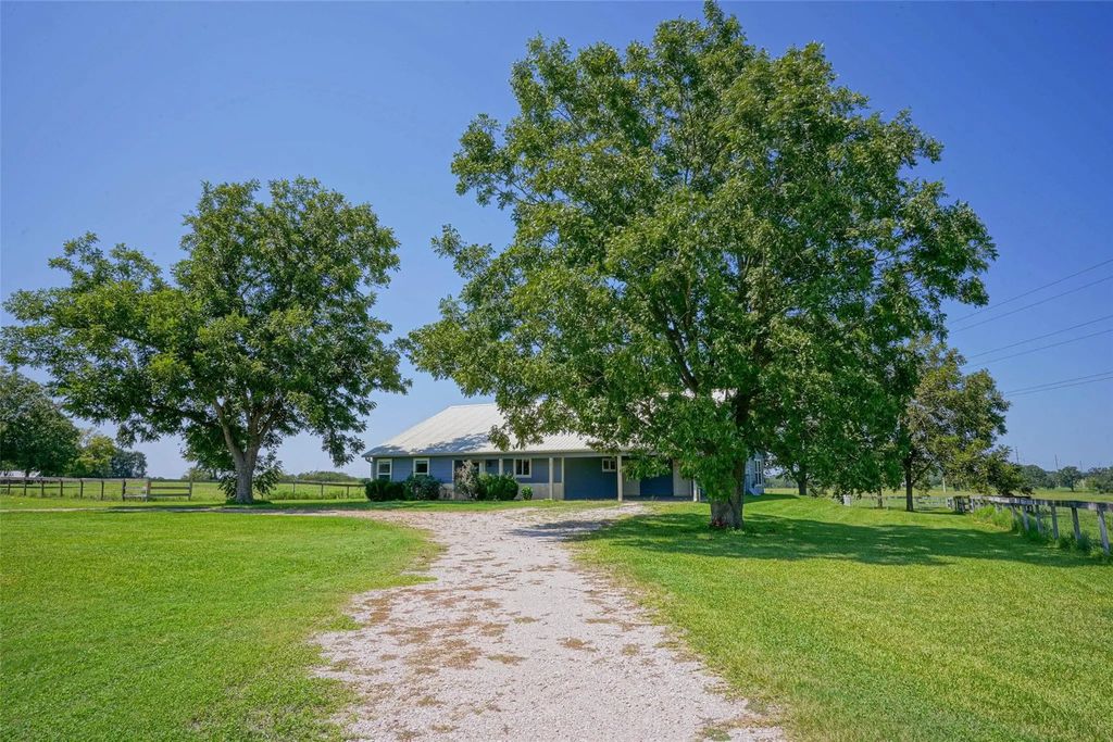 15991 Highway 30, Richards