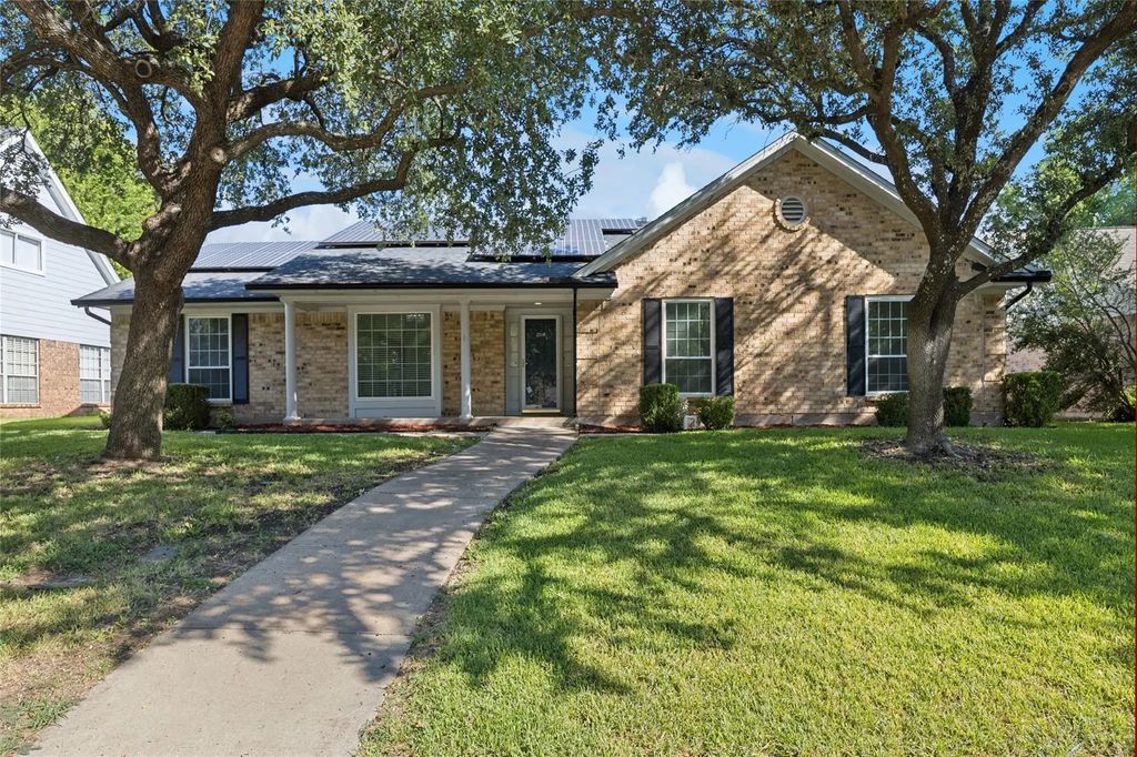 2714 Spartacus Drive, Grand Prairie