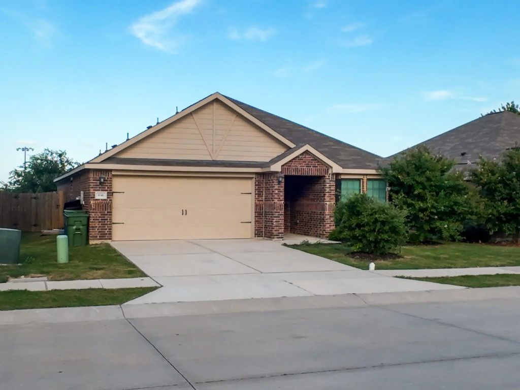 936 First Street, Sanger