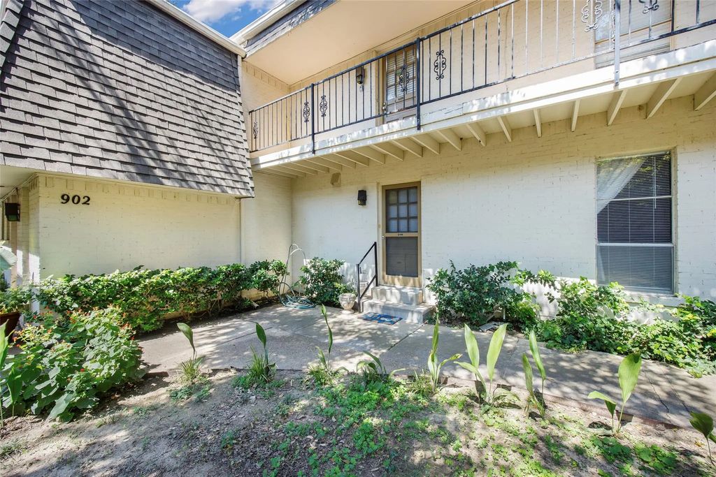 902 S Weatherred Drive 902-c, Richardson