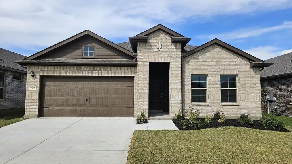 717 Amber Fields Drive, Denton
