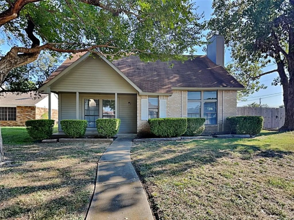 1386 Southridge Drive, Lancaster