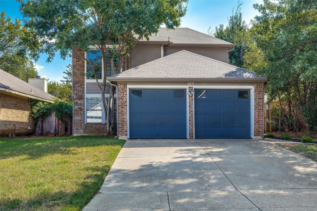 2231 Turf Club Drive, Arlington