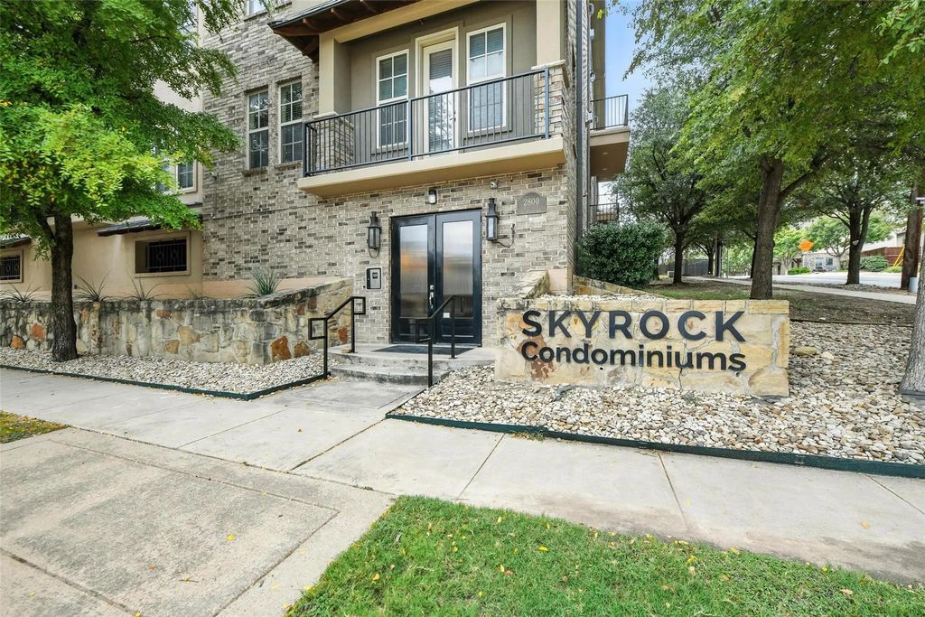 2800 Sandage Avenue 207, Fort Worth