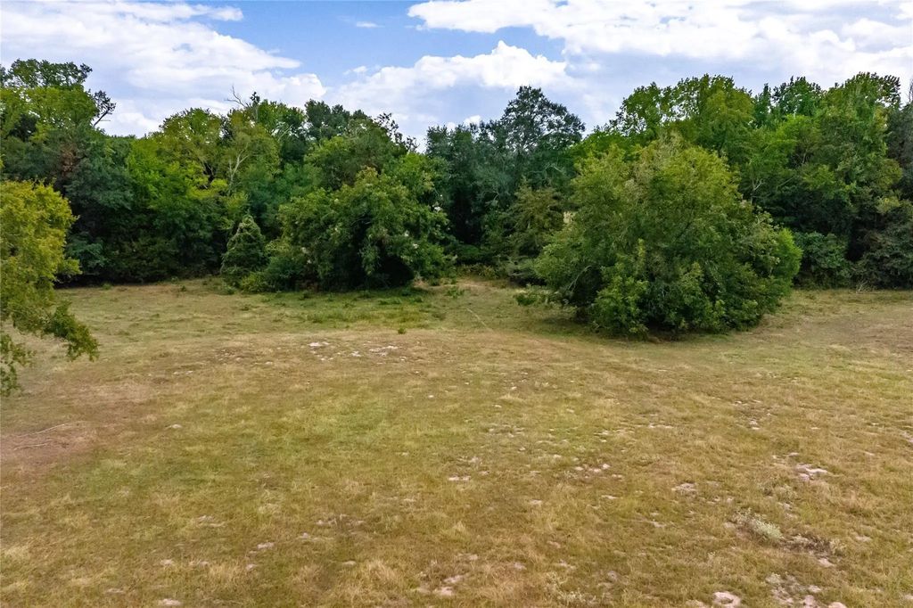 87 Acres Fm 269, Pickton