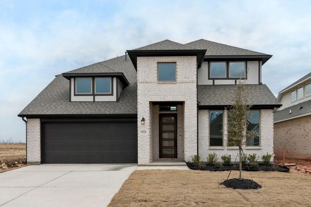 1024 Wheatland, Justin