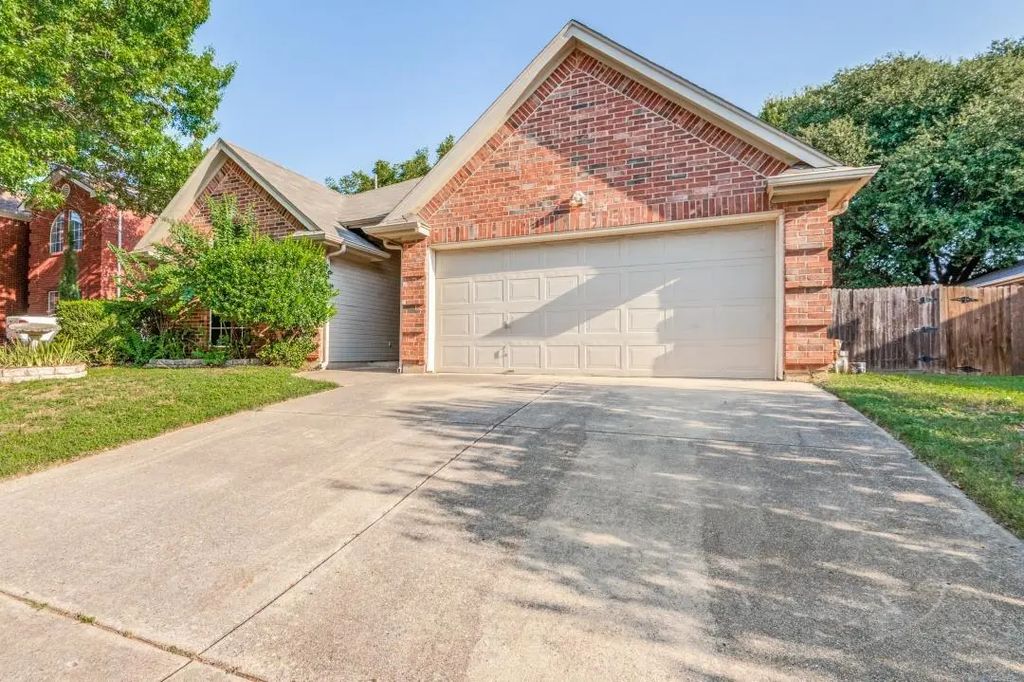 9053 Tyne, Fort Worth
