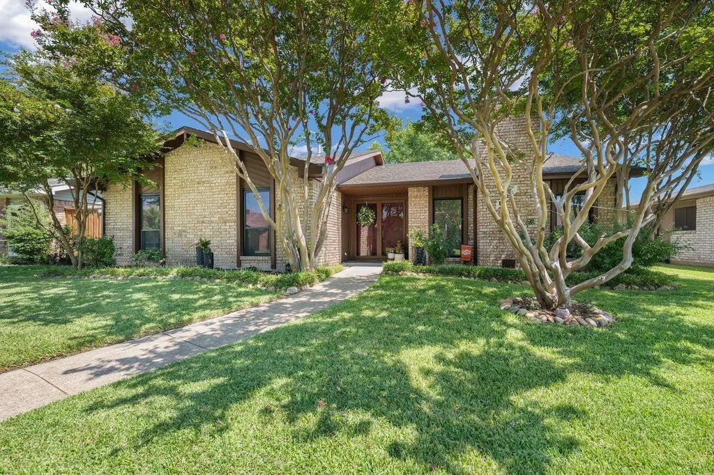 1913 Rambling Ridge Lane, Carrollton