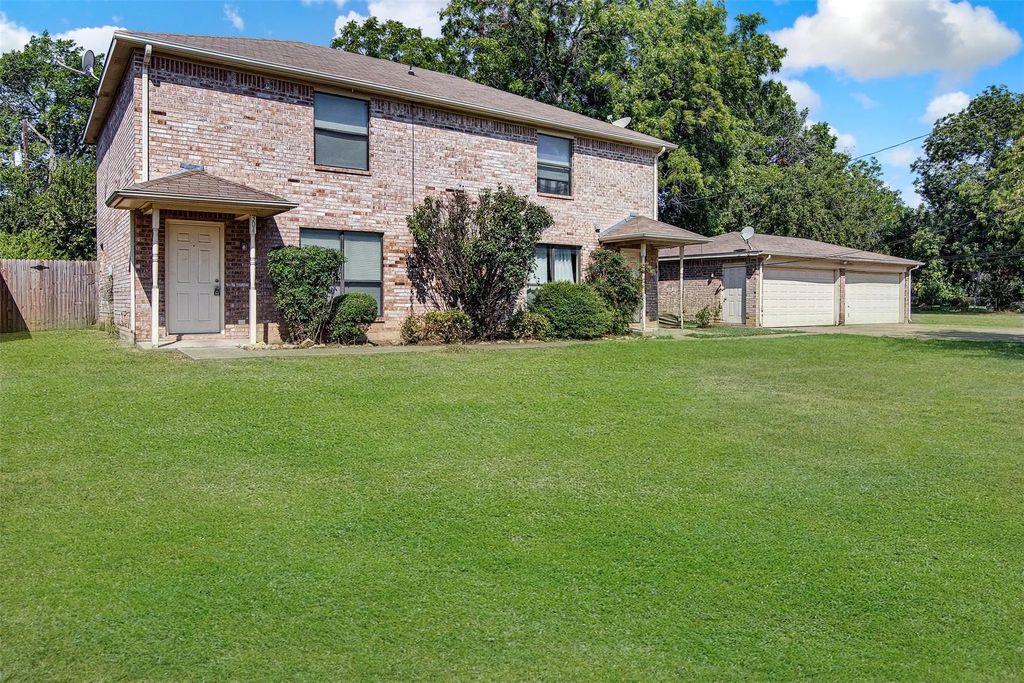 300 S Tarrant Street 304, Crowley