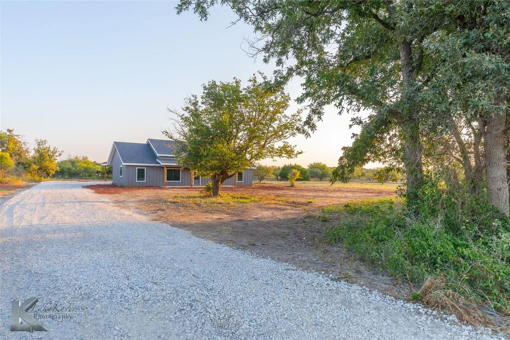 9738 County Road 226, Clyde