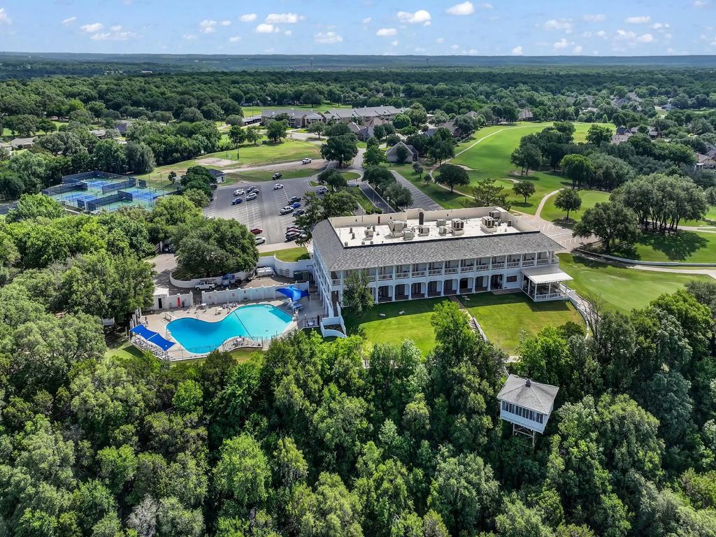 8511 Westover Court 216, Granbury