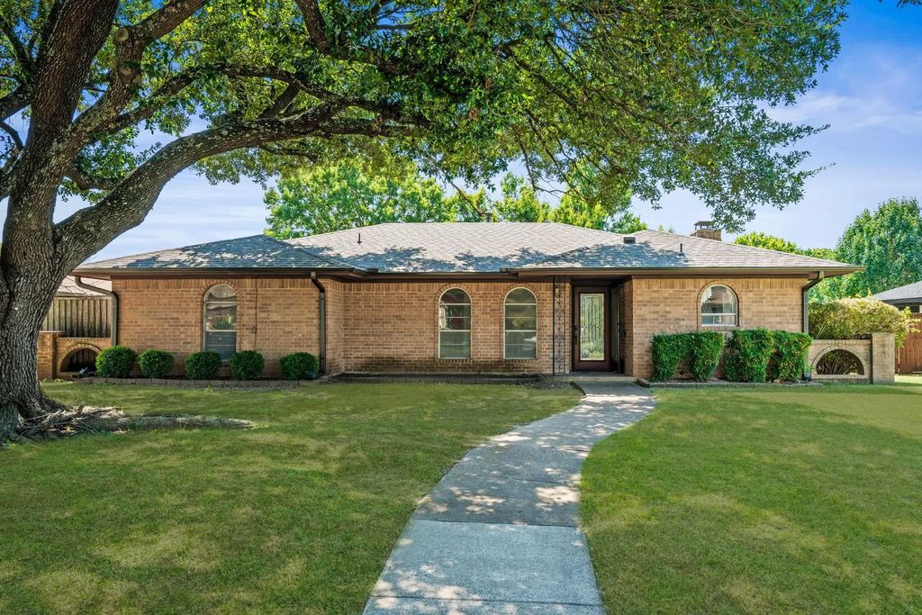 710 Lake Highlands Drive, Allen