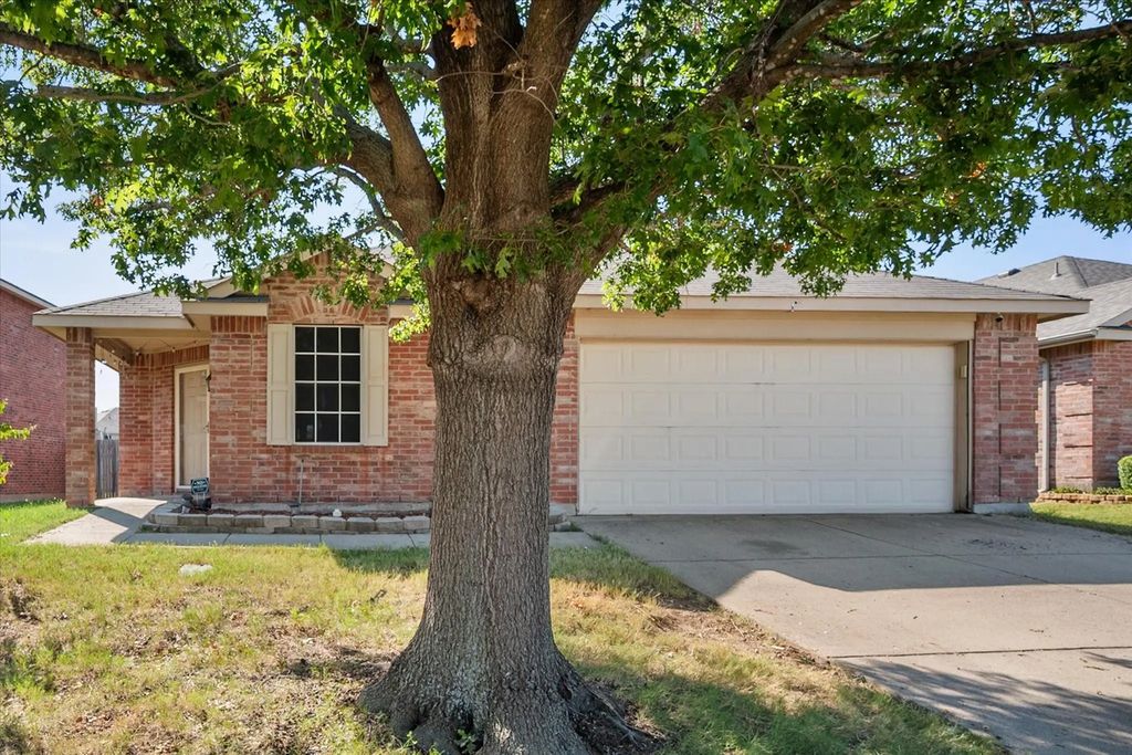 652 Horn Street, Crowley