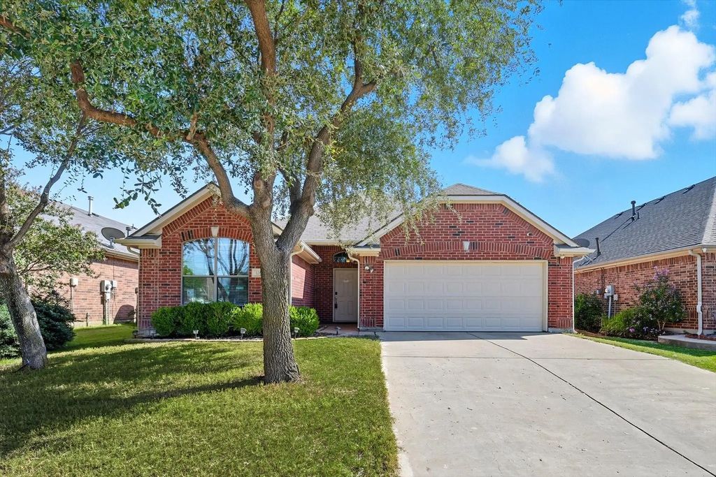 1268 Mountain Air Trail, Fort Worth