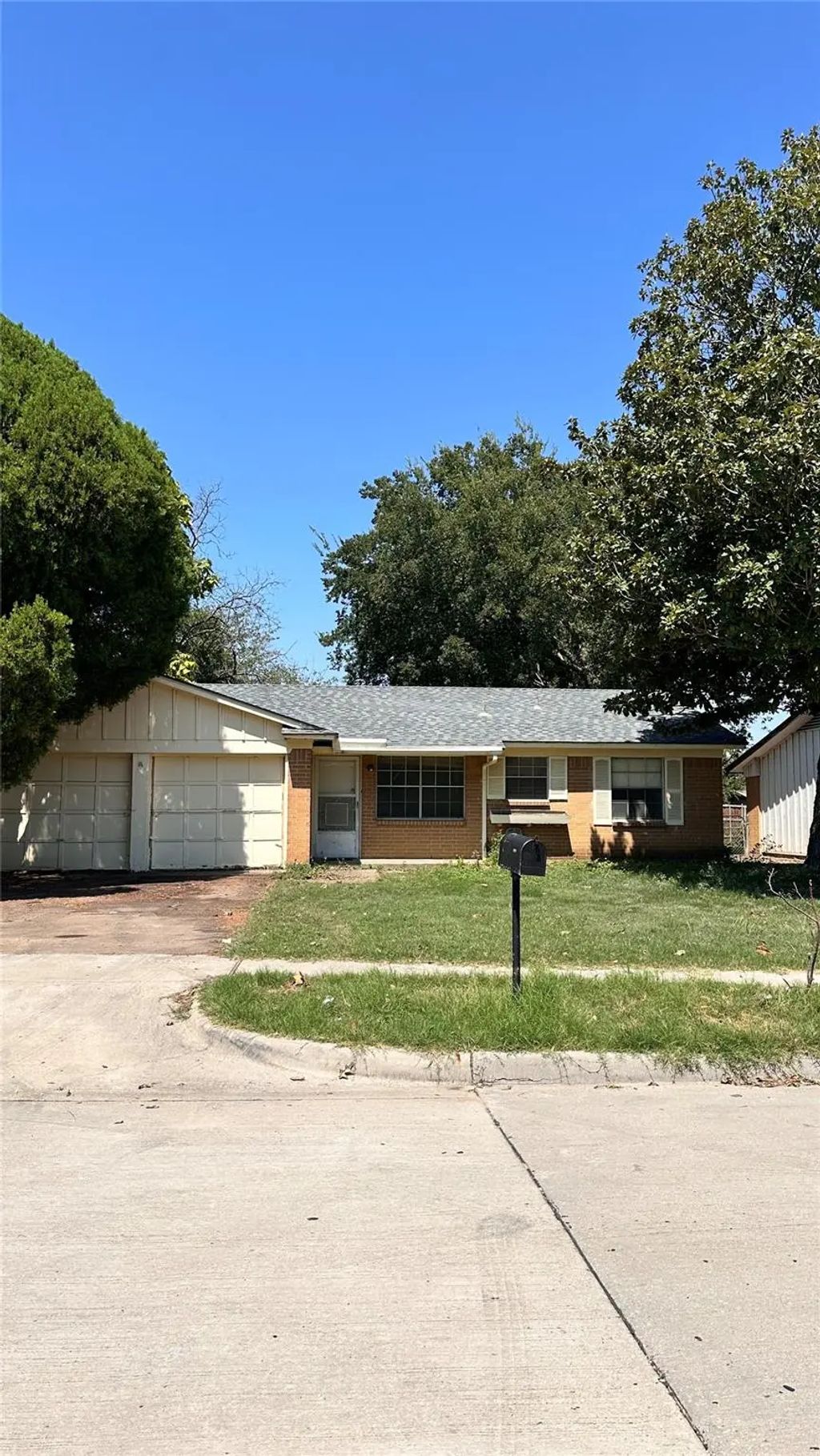 1511 Laurel Lane, Plano